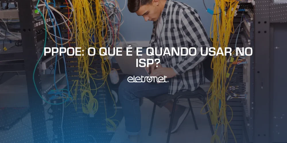 Homem trabalhando em um data center representando o PPPoE